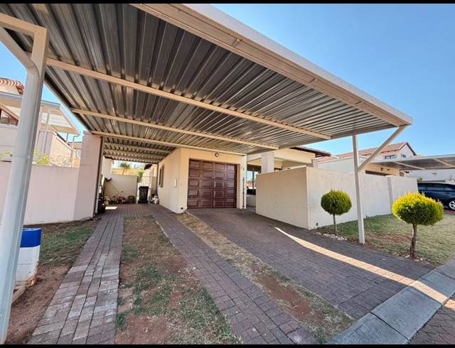 2 BEDROOM HOUSE FOR SALE IN KYALAMI